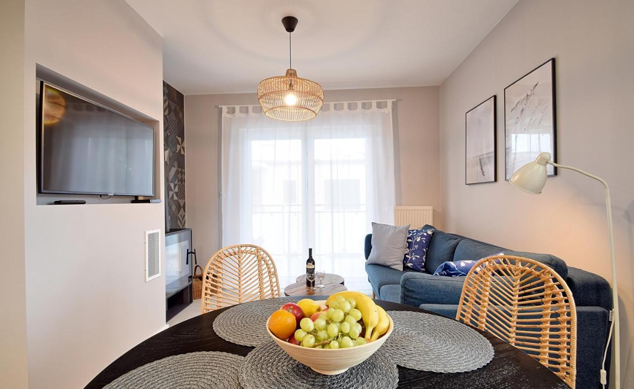 E-Apartament Nad Morzem Apartamentuj Мельно Экстерьер фото